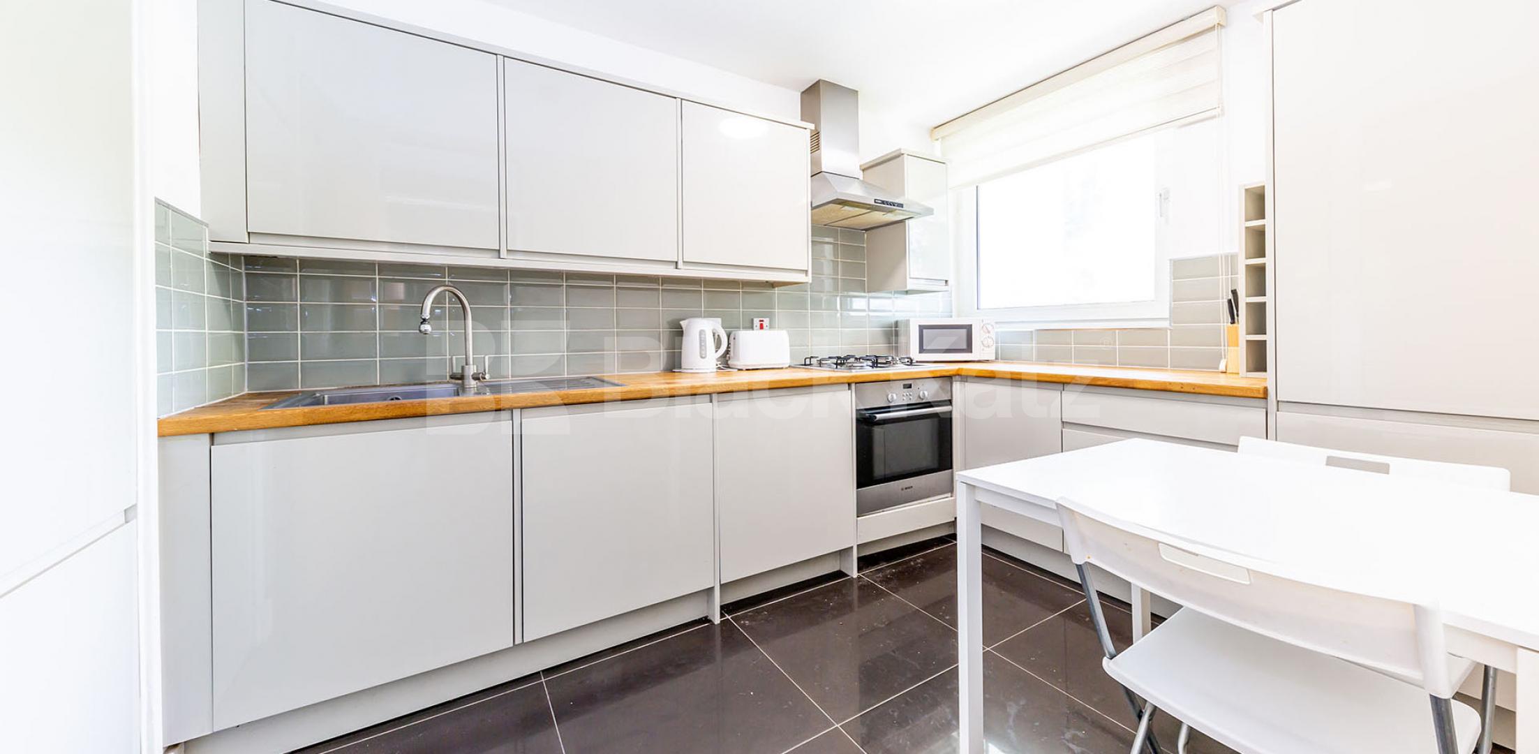 			NEW INSTRUCTION - ZONE1! GREAT FOR 4 SHARERS!, 3 Bedroom, 1 bath, 1 reception Flat			 Stanhope Street, EUSTON-CAMDEN